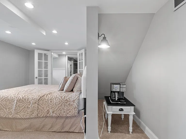5036 Richmond Dr — Photo 33
