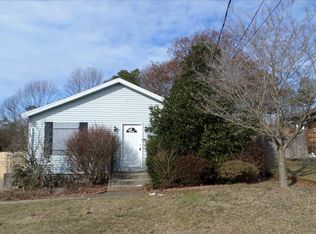 243 Carlton Dr E, Shirley, NY 11967