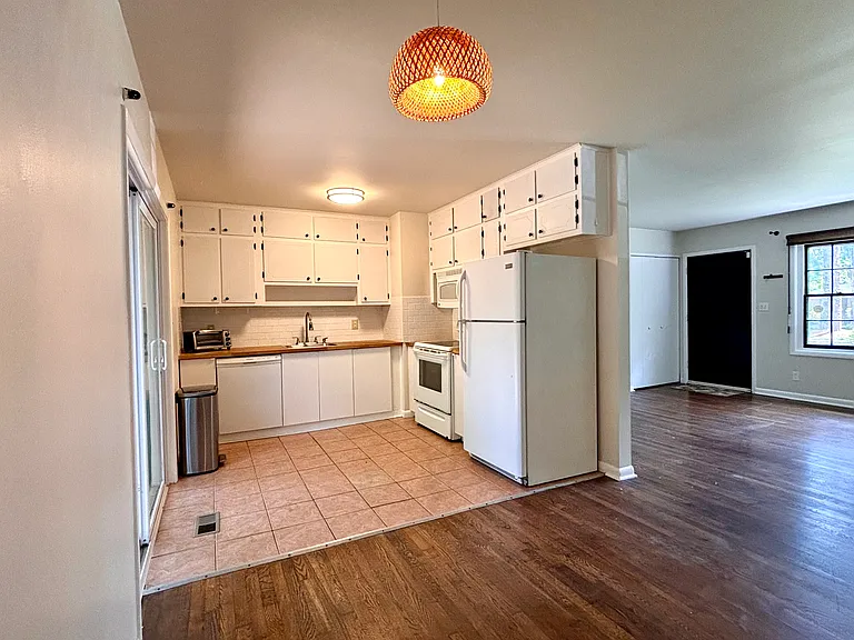 2730 Carolyn Dr SE — Photo 6
