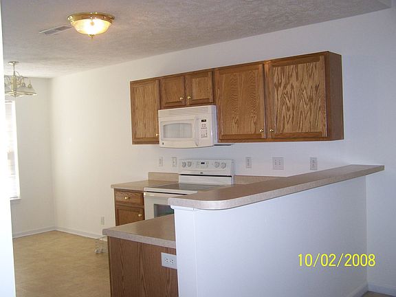 3rd image of 1201 Red Oak Ct