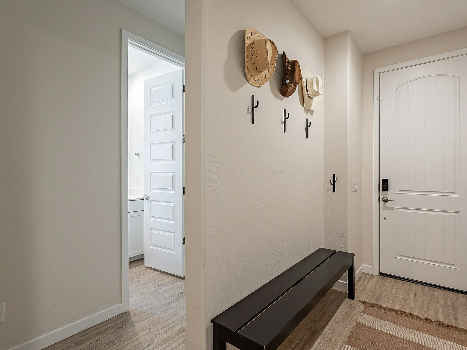 4 bed, 1970 sqft, $6,000 — Photo 4