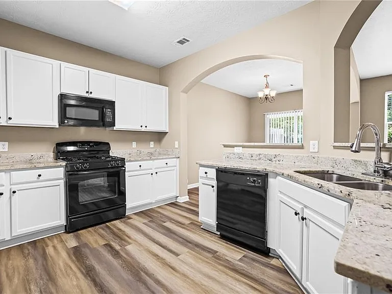 1619 Park Brooke Cir SW #10 — Photo 8