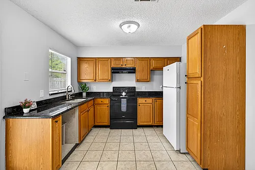 8601 Zane Ln Photo 1