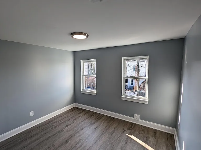 106 S Dean St — Photo 6