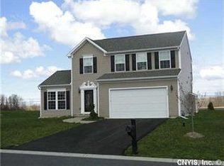 5463 Alfreton Dr, Clay, NY 13041