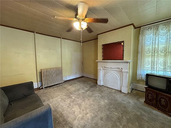 3rd image of 1046 Highland Ave