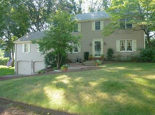 6 Grant Ln, Cumberland, RI 02864