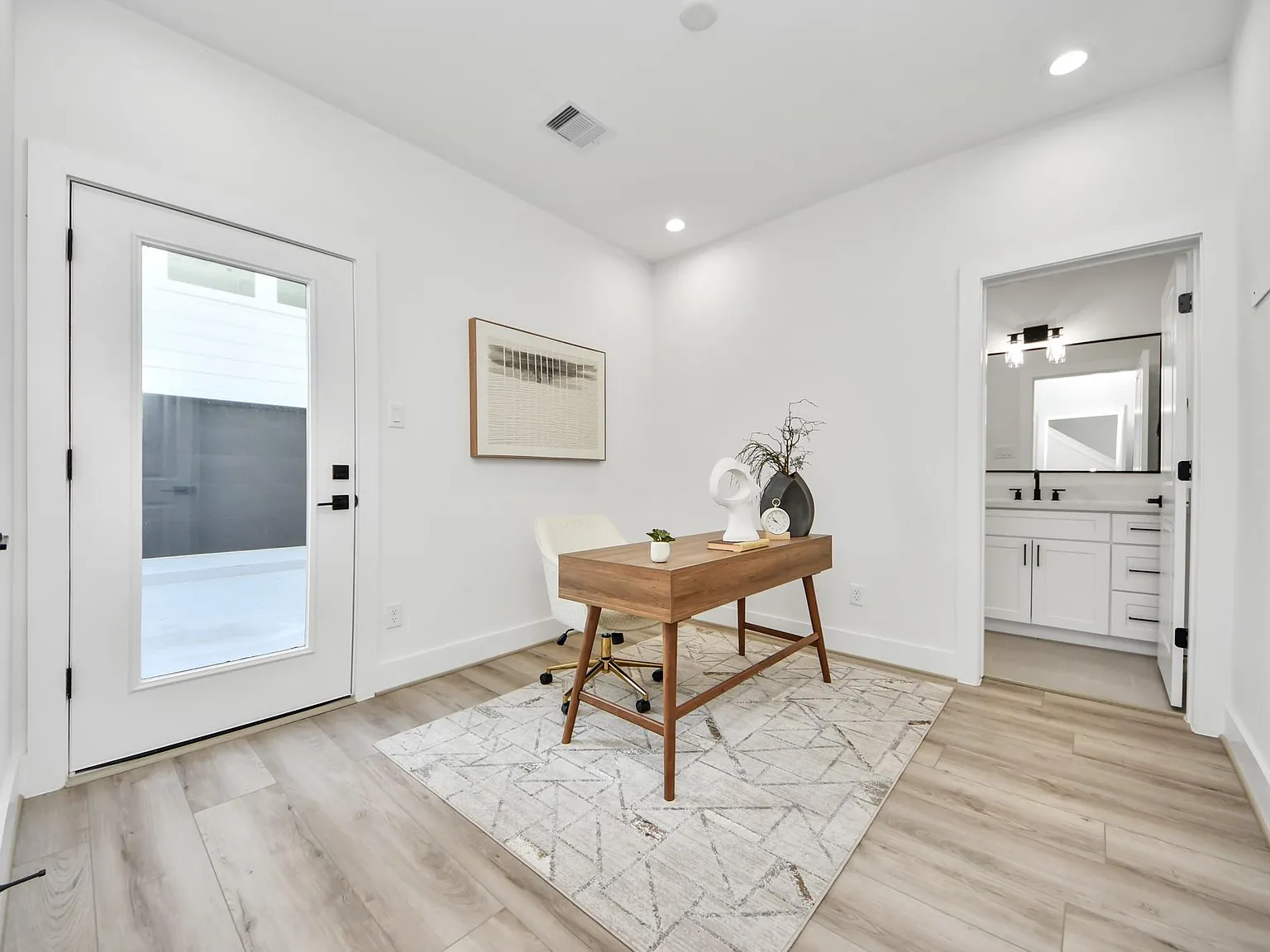 3 bed, 3.5 bath, 1836 sqft, $2,700 — Photo 4