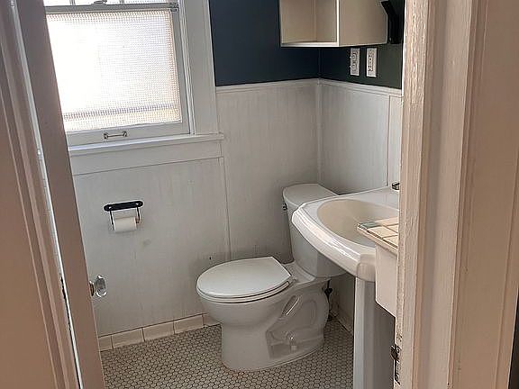 3rd image of 4313 Grand Ave S