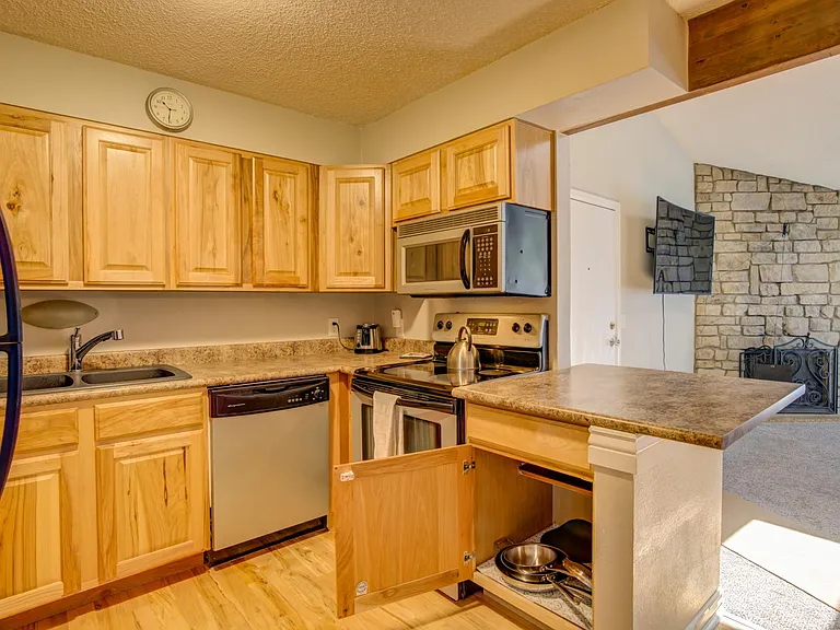 335 Wright St #11-307 — Photo 12