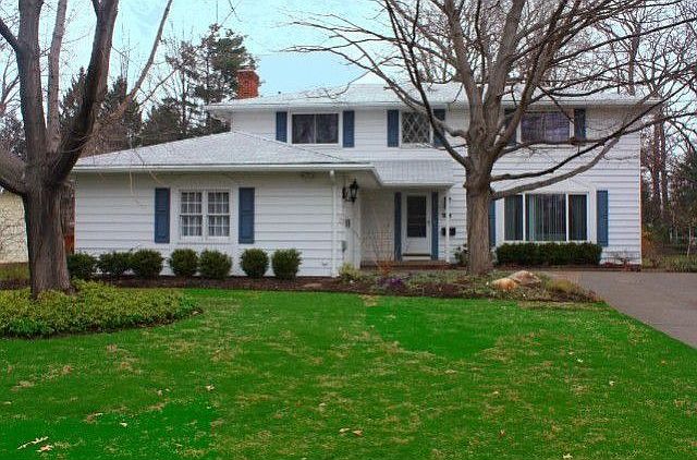 1st image of 30324 Manhasset Dr