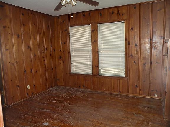 3rd image of 108 Stewart Ave