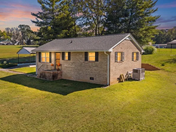 716 W Beaver Creek Dr, Powell, TN 37849