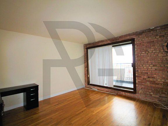2nd image of 1220 Lasalle St #4 C