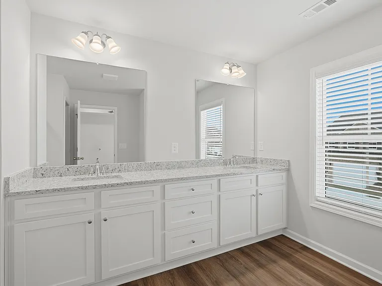 2260 Chant St — Photo 35