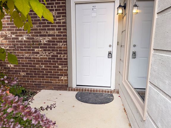 2nd image of 1389 Belvoir Mews