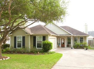 197 W Chatham St, Bellville, TX 77418