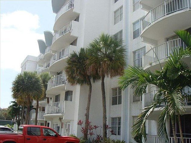 1st image of 486 NW 165th St APT B402