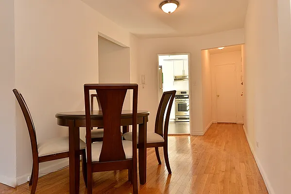 Sold by Nest Seekers International | media 12