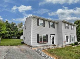 1918 Pin Oak Dr, York, PA 17402
