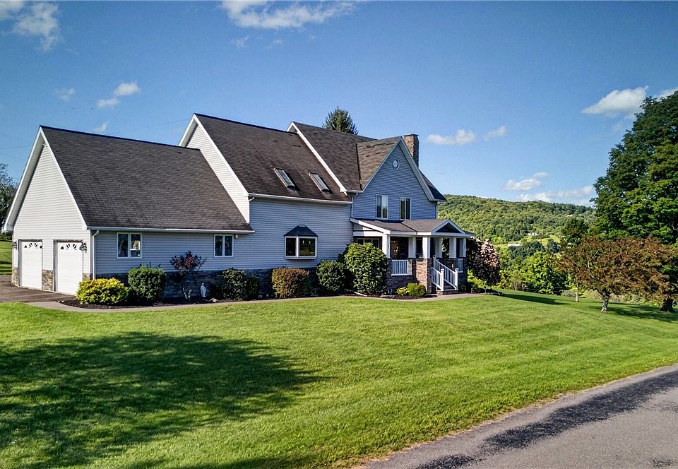 1st image of 817 May Hill Rd