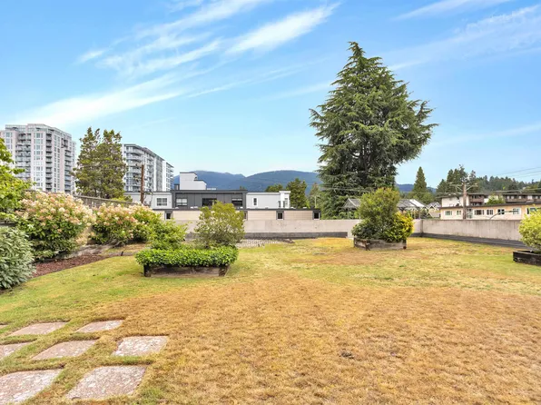 150 E 15th St #303, North Vancouver, BC V7L 4N9