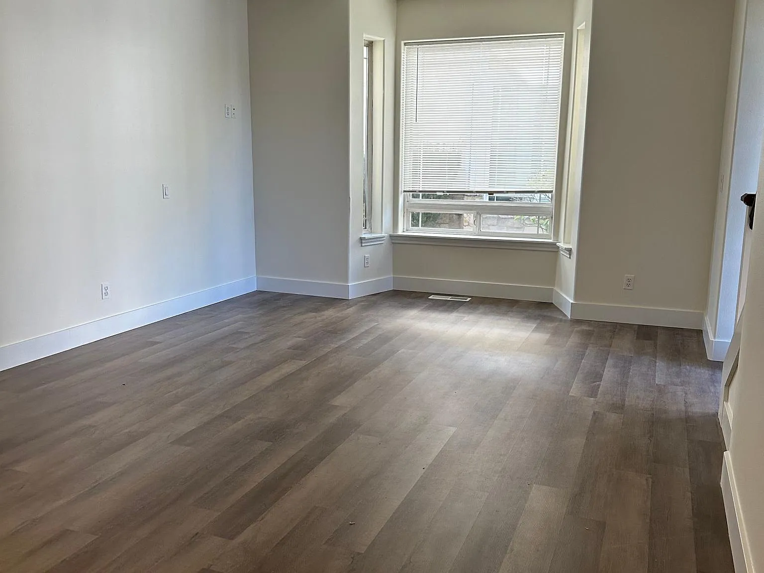 2 bed, 2.5 bath, 1150 sqft, $1,795 — Photo 3
