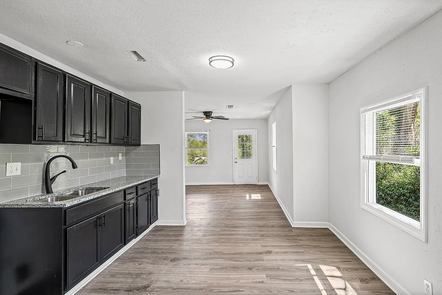 3 bed, $1,675 — Photo 3