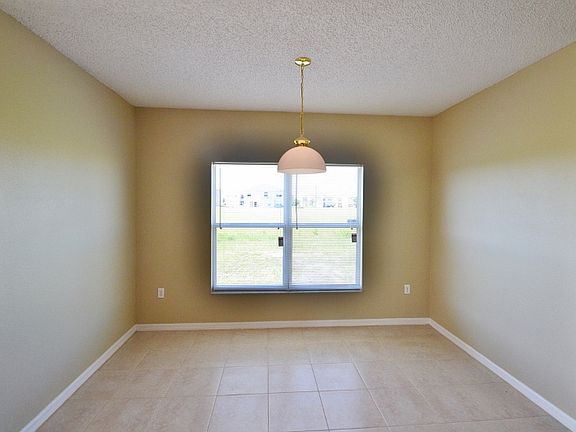 4th image of 2167 Rock Dr