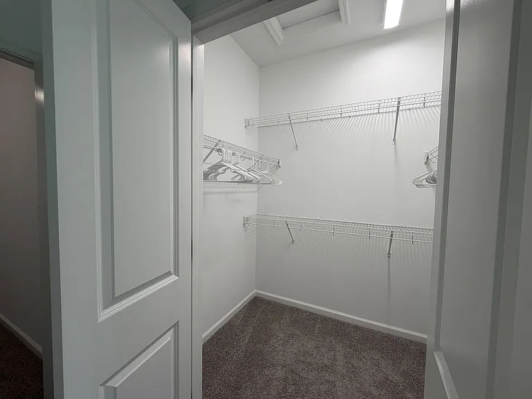 4402 Longwood — Photo 38