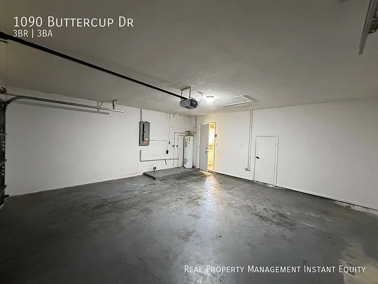 1090 Buttercup Dr — Photo 23