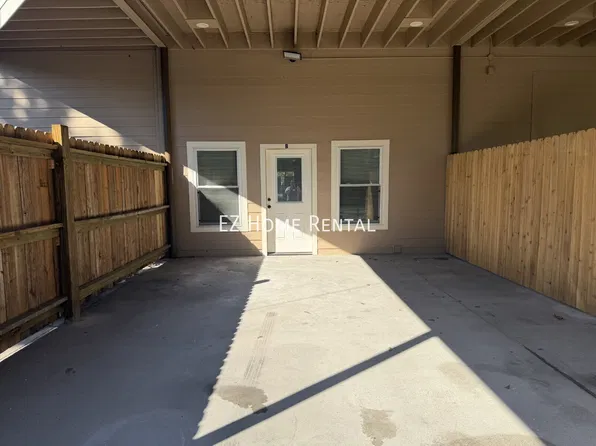 1014 Roxella St #B, Houston, TX 77076