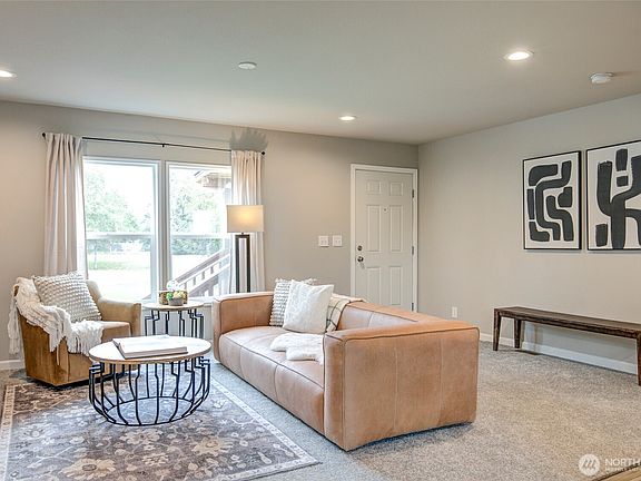 3rd image of 727 NE Edgewood Avenue