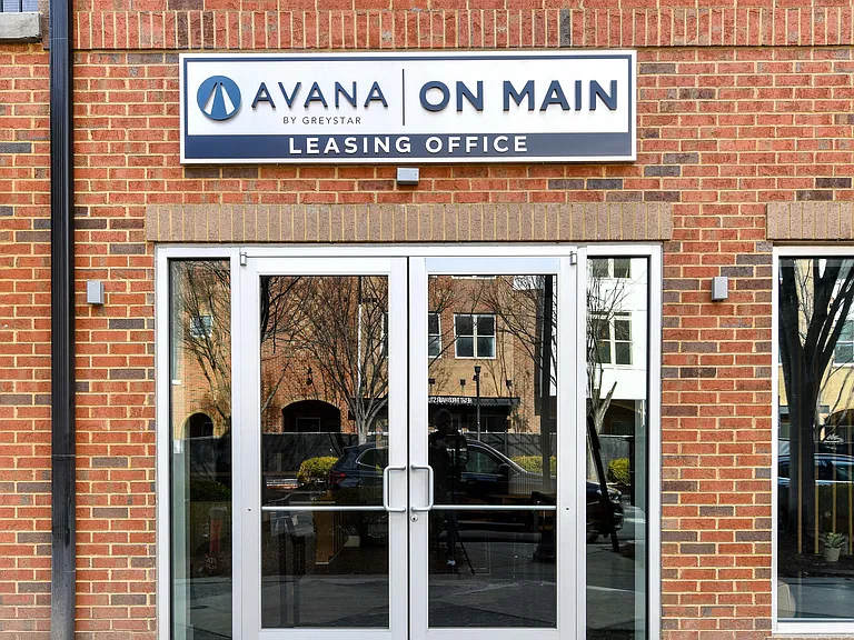 Avana on Main — Photo 9
