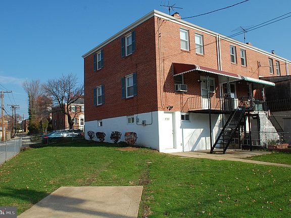 3rd image of 1707 Pin Oak Rd