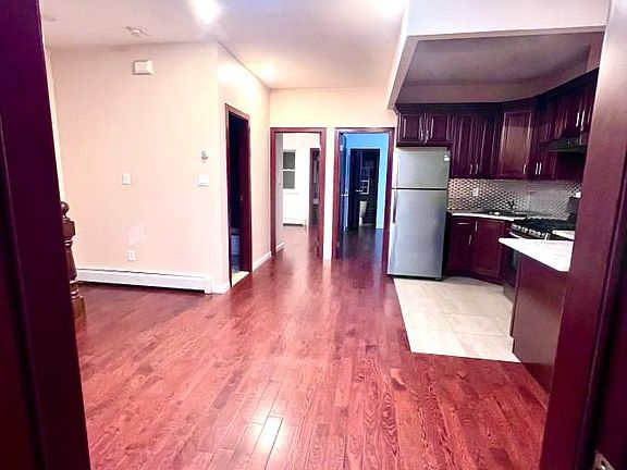 2nd image of 848 W 50th Pl #A