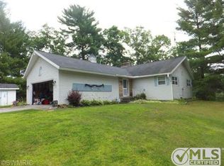 658 Fruitvale Rd, Montague, MI 49437