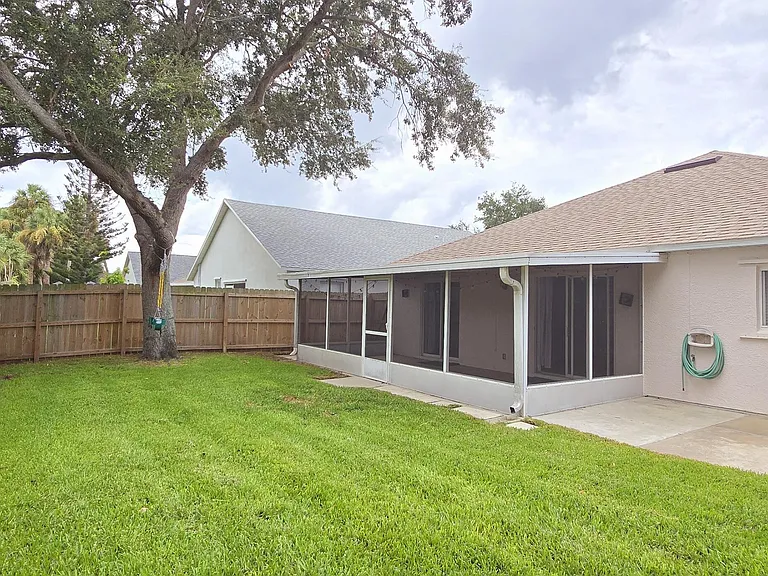 2564 Ventura Cir — Photo 16