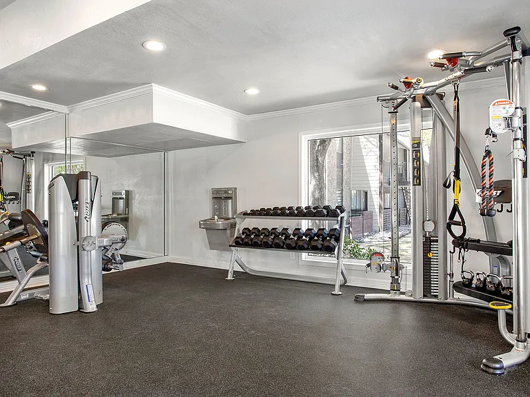 C242530_BristolGrapevine_FitnessCenter3_02