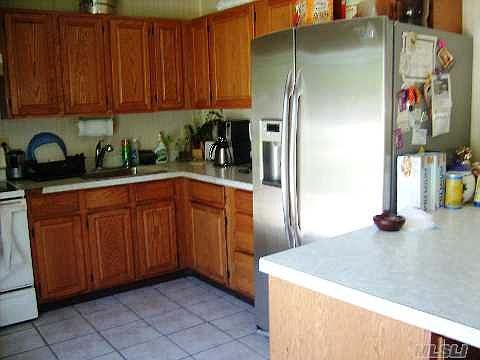5th image of 651 Ferndale Blvd