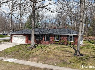 2424 Elderwood Dr NW, Grand Rapids, MI 49544