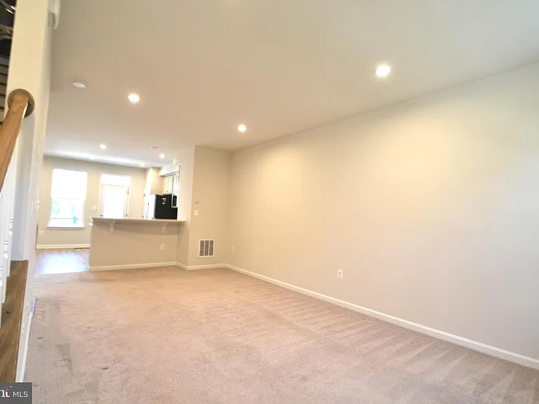 1318 Trestle Dr — Photo 8