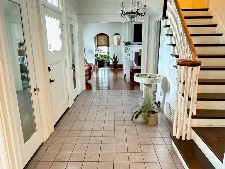 1701 James St — Photo 27