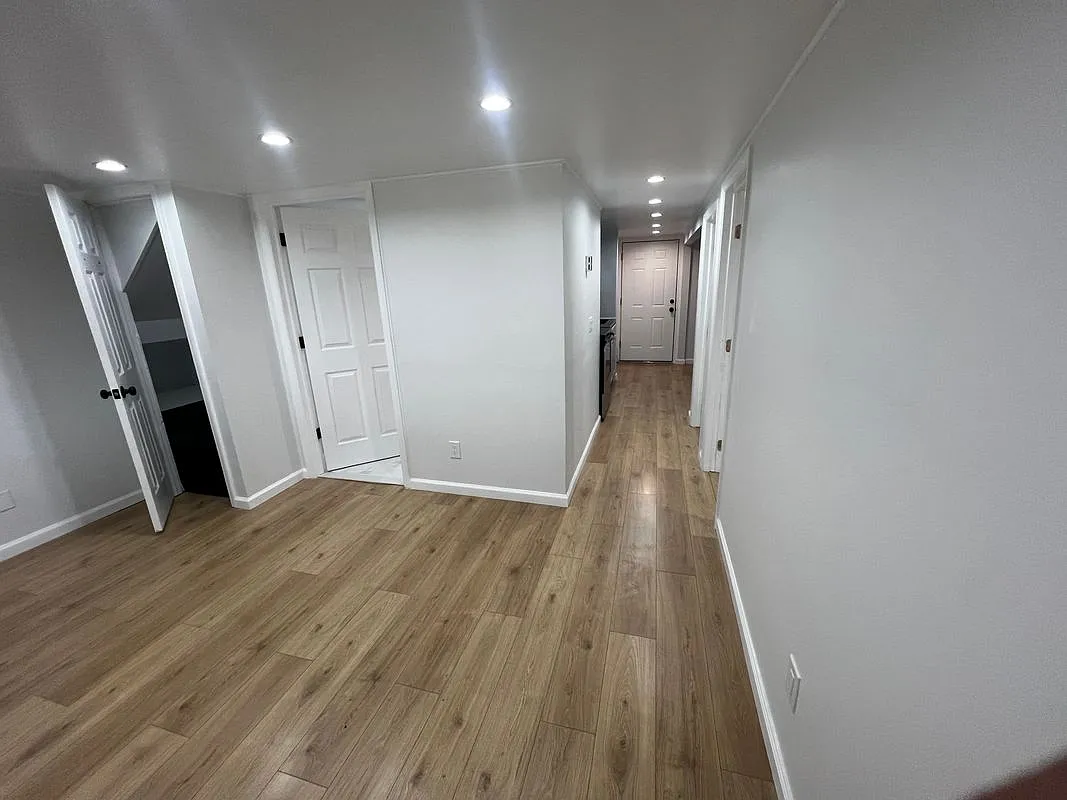 2 bed, 1.0 bath, 800 sqft, $2,700 — Photo 4