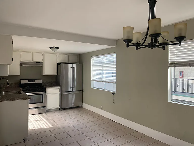 12622 Kornblum Ave #2 — Photo 4