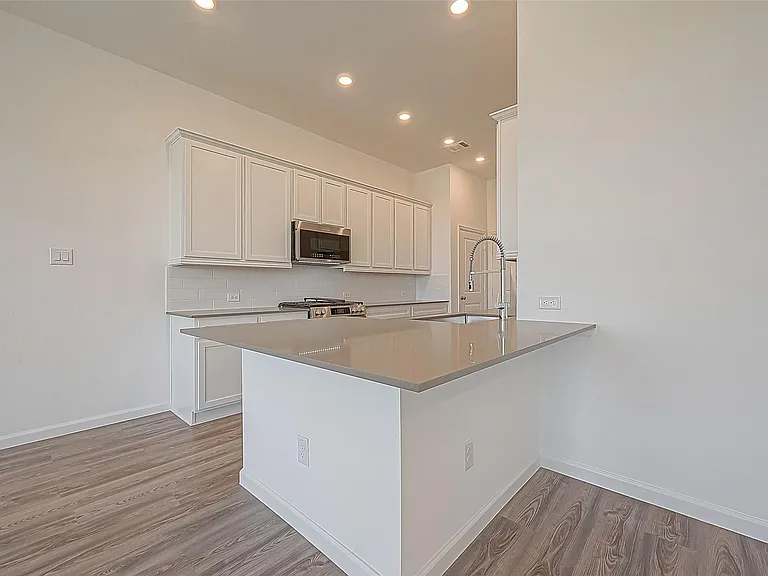 5554 Amber Brook Ln — Photo 10