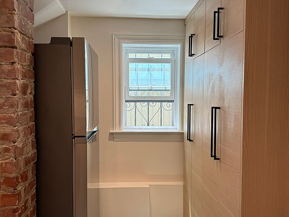 5th image of 1008 Brunswick St