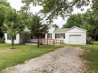 2214 W Wedington Dr, Fayetteville, AR 72701