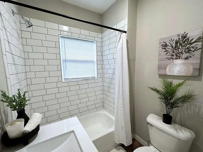 22 5th Ave SW — Photo 13