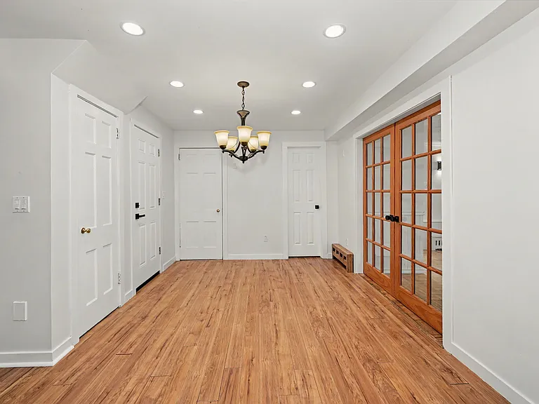 44 Barmore Dr W — Photo 14
